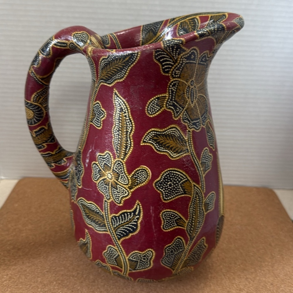🛑SOLD🛑 Unique  Jug with good size, weight & eye 👁️ appeal. - Picture 2 of 7